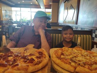 Aaron is a pepperoni man, when it comes to pizza. (photo by Jheng)